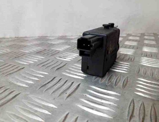 OPEL Zafira A (1999-2003) Замок крышки топливного бака 90589918,1101215 25140378
