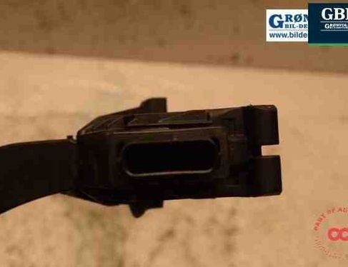VOLKSWAGEN Passat B8 (2014-2023) Педаль газа 5q1723503h 30867838
