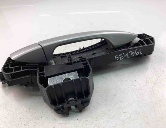 MERCEDES-BENZ B-Class W246 (2011-2020) Priekšējo kreiso durvju ārējais rokturis A2047600270 17418395