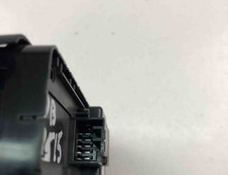 VOLVO XC40 1 generation (2017-2024) Кнопка стеклоподъемника передней левой двери 32319765 27519846