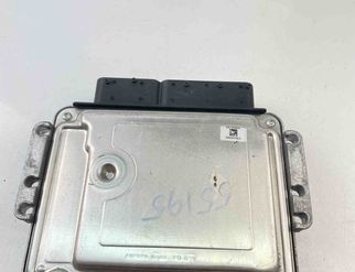 HYUNDAI i30 FD (1 generation) (2007-2012) Engine Control Unit ECU 39105-2A760,0281015213 28200344
