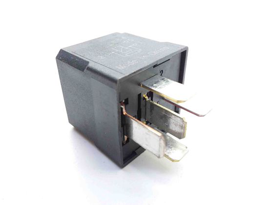 OPEL Insignia A (2008-2016) Relays 13500119 10663823