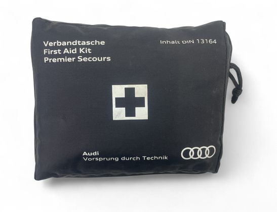 AUDI Q3 F3 (2018-2024) First aid kit 8W0860282F 32964452