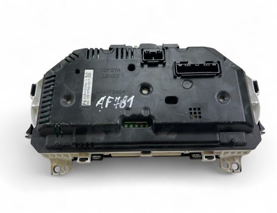 TOYOTA Yaris 3 generation (2010-2019) Instrumentu panelis/spidometrs 83800-0DP60 33039123