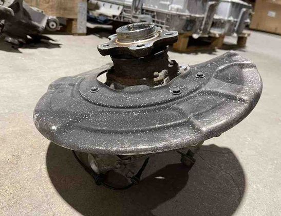 BMW X5 G05/G18 (2018-2024) Rear Left Wheel Hub 6876653 32191451