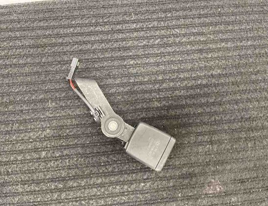 BMW 3 Series G20/G21/G28 (2018-2024) Aizmugurējā kreisā sēdekļa sprādze 7442031 32192492