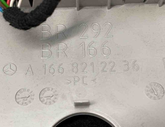 MERCEDES-BENZ GLE W166 (2015-2018) Priekšējā kreisā spoguļa apdare A1668212036,A1668212236 32194228