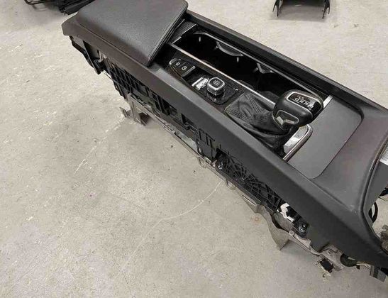 VOLVO XC60 2 generation (2017-2024) Внутренние сиденья с комплектом дверных карт 32196057
