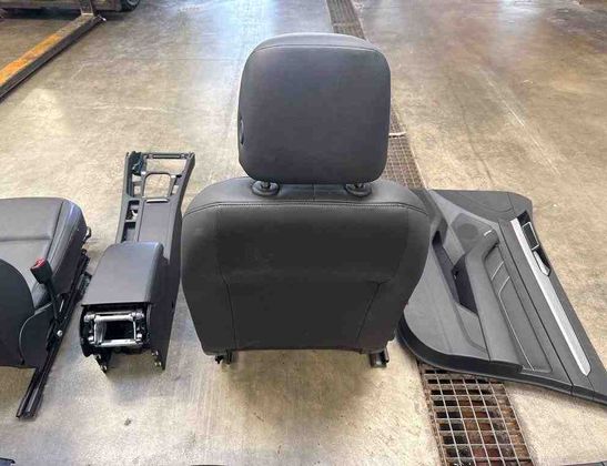 VOLKSWAGEN Passat B7 (2010-2015) Interjera / salona komplekts 32204827