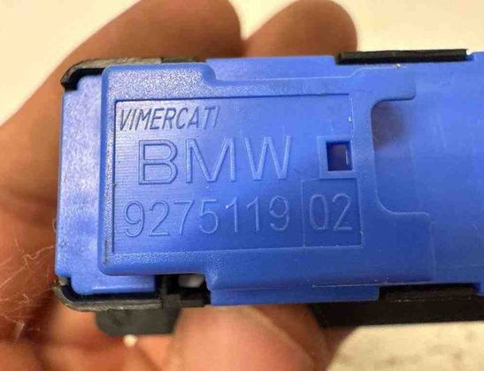 BMW X3 G01 (2017-2024) Aizmugurējā vāka atvēršanas poga 9275119 32205457