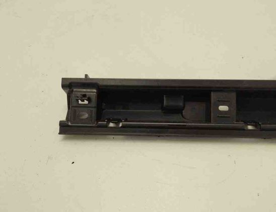 BMW i4 1 generation (2021-2024) Sliekšņa turētājs 8737092 32601573