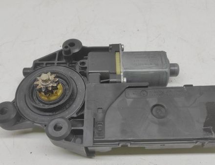RENAULT Scenic 3 generation (2009-2015) Priekšējo kreiso durvju logu pacēlāja motorīts 807319718R 32954397