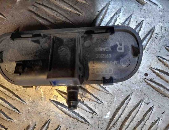 AUDI A6 C6/4F (2004-2011) Windscreen Nozzle Jet 4F0955988B 15308525