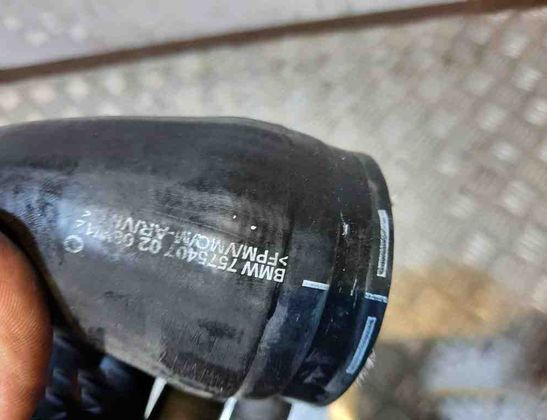 BMW 6 Series F06/F12/F13 (2010-2018) шланг радиатора интеркулера 7575407 15333681