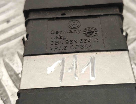 VOLKSWAGEN Passat B5 (1996-2005) Выключатель обогрева 3B0963564C 13841677