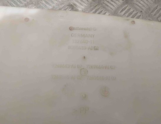 BMW 5 Series F10/F11 (2009-2017) Logu mazgāšanas tvertne 8050439,6934160 13863133