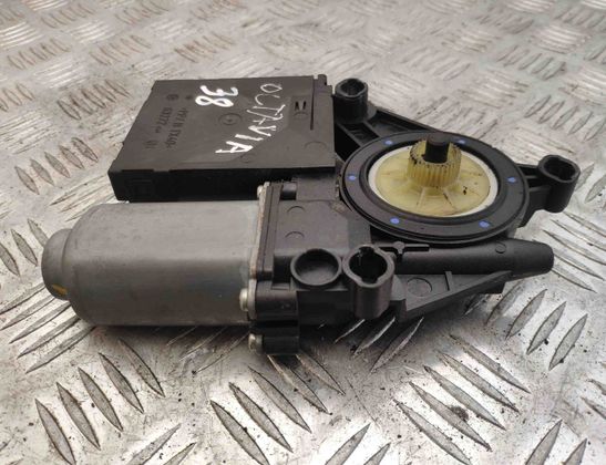 SKODA Octavia 2 generation (2004-2013) Front Left Door Window Regulator Motor 1T0959701B,1K0959793C 14333979