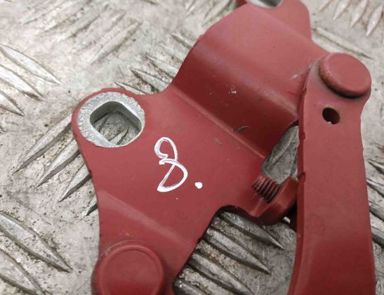 BMW 3 Series E90/E91/E92/E93 (2004-2013) Priekšējā labā dzinēja pārsega eņģe 7115264 17515247