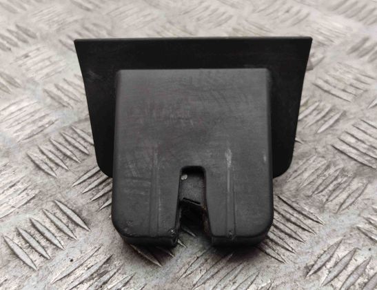 AUDI A3 8V (2012-2020) Замок крышки багажника 8R0827505 17649414