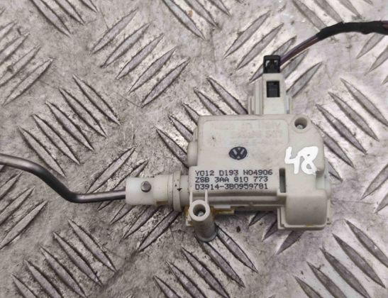 VOLKSWAGEN Passat B7 (2010-2015) Fuel Tank Cover Lock 3AA010773 17886023