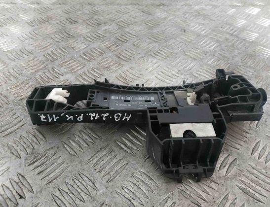 MERCEDES-BENZ E-Class W212/S212/C207/A207 (2009-2016) Front Left Door Interior Handle Frame A2047602134 18309618