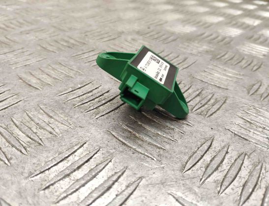 MERCEDES-BENZ C-Class W204/S204/C204 (2004-2015) Датчик удара передний левый A1729056100 21718475