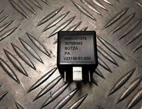 VOLVO V40 2 generation (2012-2020) Relays 30765043 28403808