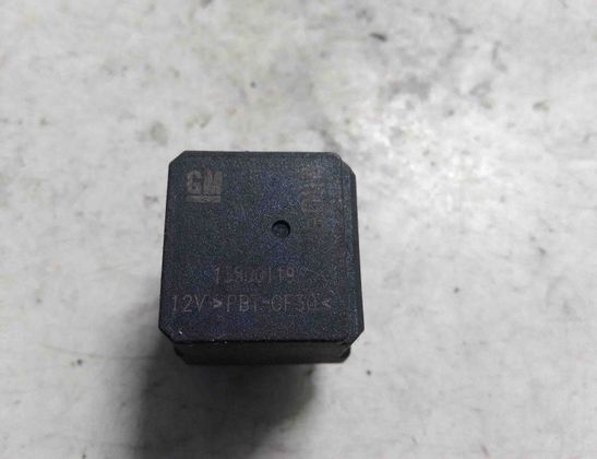 OPEL Insignia A (2008-2016) Relays 13500119 28433806