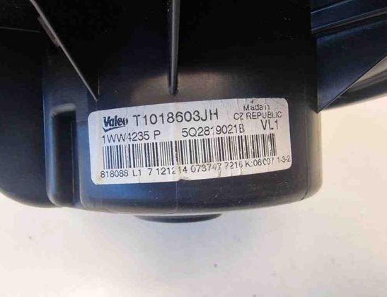 VOLKSWAGEN Golf 8 generation (2019-2023) Salona sildītājs 5Q2819021B 31247678