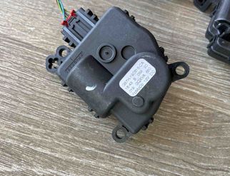 FORD Kuga 3 generation (2019-2023) Salona sildītāja vadības vārsti aa113800-4790,aa113800-4870 24631808