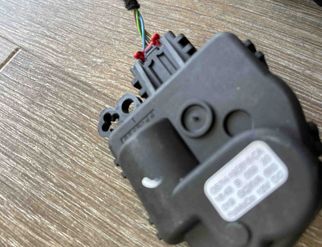 FORD Kuga 3 generation (2019-2023) Salona sildītāja vadības vārsti aa113800-4790,aa113800-4870 24631808