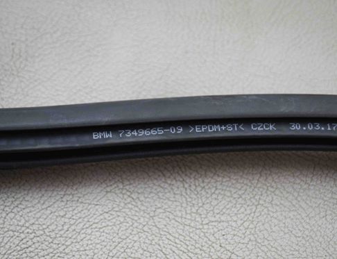 BMW X1 F48/F49 (2015-2023) Aizmugurējo labo durvju gumija 7349665 17768602