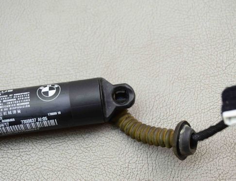 BMW X1 F48/F49 (2015-2023) Right Side Tailgate Gas Strut 7350837 17768997