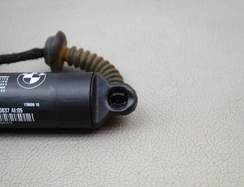 BMW X1 F48/F49 (2015-2023) Left Side Tailgate Gas Strut 7350837 17769009