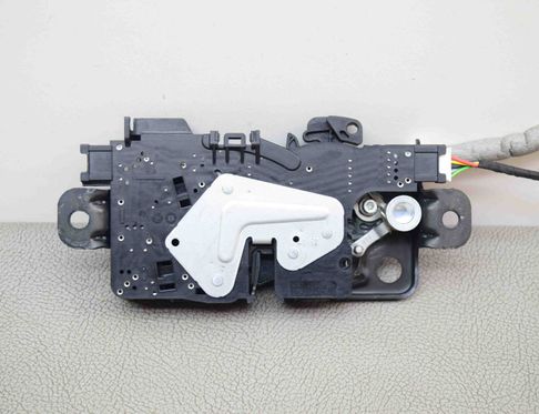 BMW X1 F48/F49 (2015-2023) Доводчик задней крышки 737400610 24596941