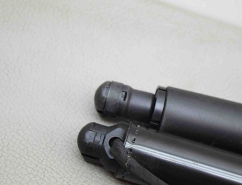 BMW iX3 1 generation (G08) (2020-2024) Aizmugurējā bagāžnieka amartizātors labajā pusē 7497482,9482795 27551590