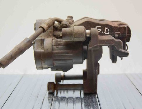 VOLKSWAGEN Tiguan 2 generation (2016-2024) Rear Right Brake Caliper 3Q0615406 31780569