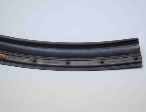 LAND ROVER Discovery 5 generation (2016-2024) Rear Right Door Seal Rubber HY32-25384-A 32701759