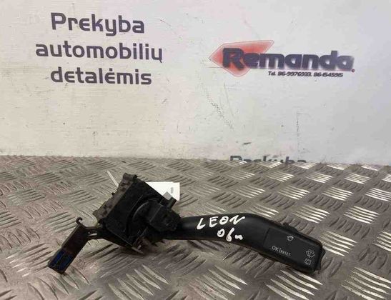 SEAT Leon 2 generation (2005-2012) Stikla tīrītāja rokturis 31578268