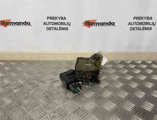 BMW 5 Series E39 (1995-2004) Aizmugurējo kreiso durvju slēdzene 40620751 31591417