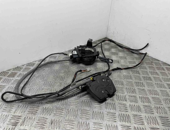 BMW 3 Series F30/F31 (2011-2020) Aizmugurējā bagāžnieka slēdzene 7269516,7269543 21909614