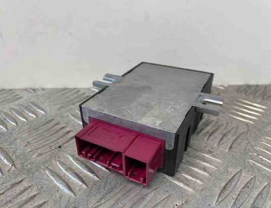 BMW 3 Series E90/E91/E92/E93 (2004-2013) Degvielas sūkņa vadības bloks (FPS) 7218339,16147218339,1614721833901 22373150