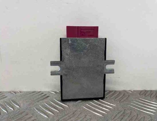 BMW 3 Series E90/E91/E92/E93 (2004-2013) Degvielas sūkņa vadības bloks (FPS) 7218339,16147218339,1614721833901 22373150