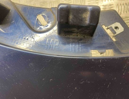 BMW X5 E70 (2006-2013) Aizmugurējā bampera labās puses stūris 8037282 23326283