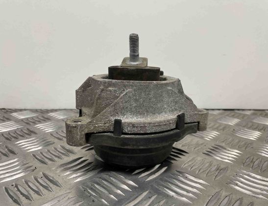 BMW 4 Series F32/F33/F36 (2013-2020) Dzinēja stiprinājums/spilvens kreisajā pusē 6867441 27406091