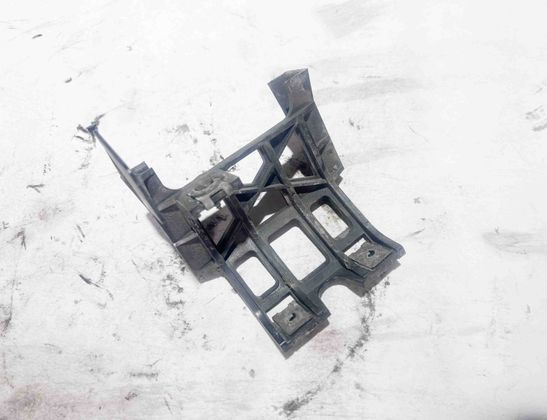 BMW 8 Series E31 (1989-1999) Aizmugurējā kreisā bampera stiprinājums 51121940747,1940747 16428138