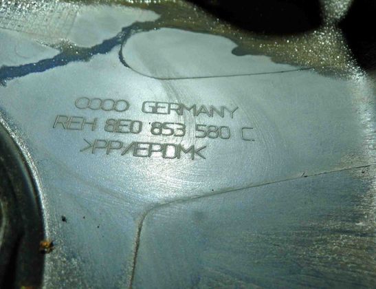 AUDI A4 B7/8E (2004-2008) Right Side Plastic Sideskirt Cover 8E0853580C 27938394