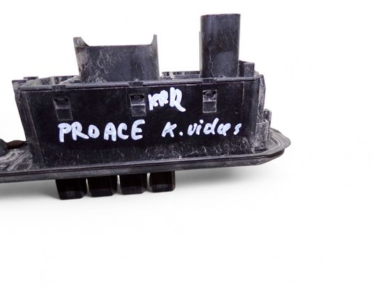 TOYOTA Контактное соединение дверей 32860927