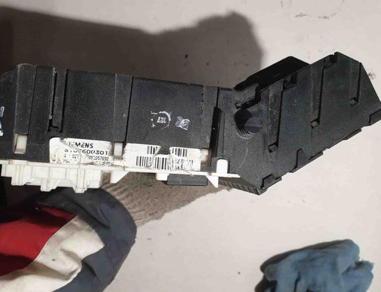 RENAULT Megane 1 generation (1995-2003) Drošinātāju kārba 7703297183j,s103600300l 22133029