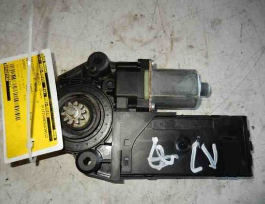 RENAULT Scenic 3 generation (2009-2015) Priekšējo labo durvju logu pacelšanas motorīts 807319718R,915953200,966316200 14601902